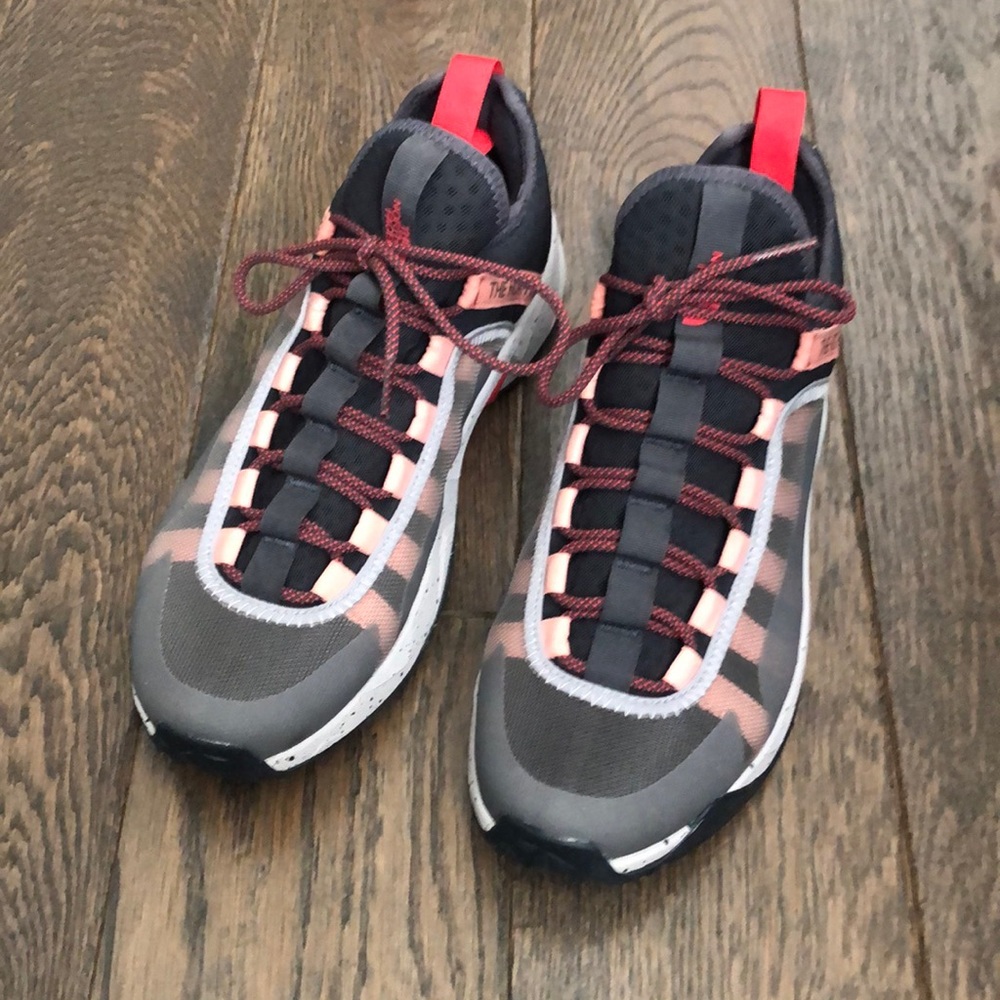 North face tennis shoe